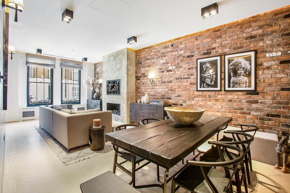Luxurious Mews House in Pavilion Road - 3 Bedroom
