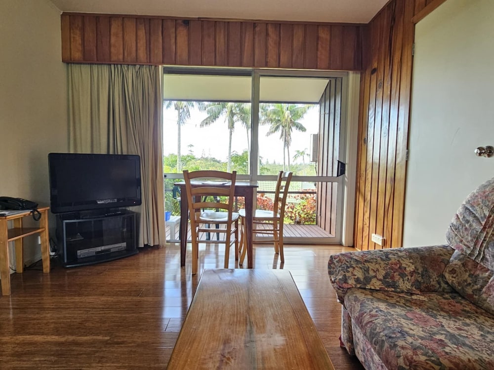 Fletcher Christian Apartments - Isabella Suites