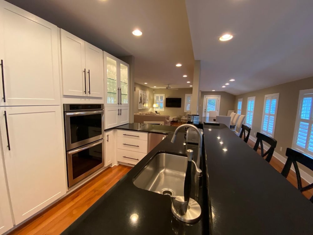 Olive Avenue 32