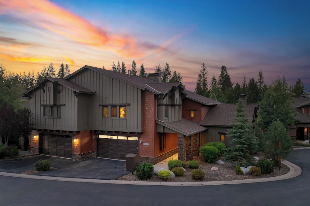 Luxe All-season Retreat by Avantstay Prime Location, Near Skiing