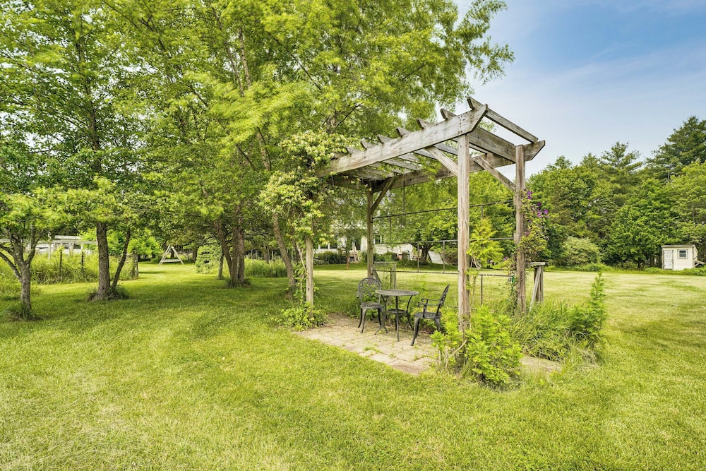 Peaceful Countryside Retreat w/ Yard in Frenchtown