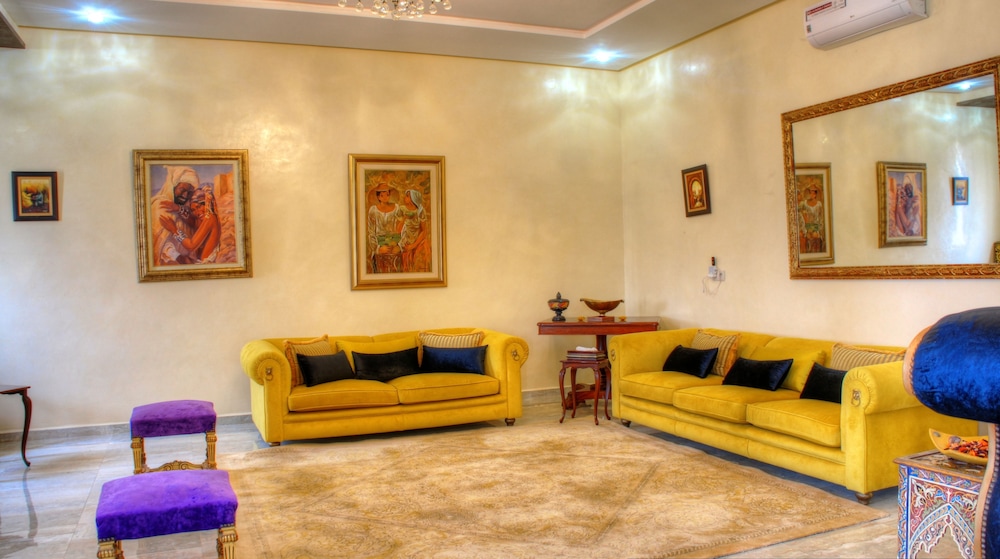 lounge