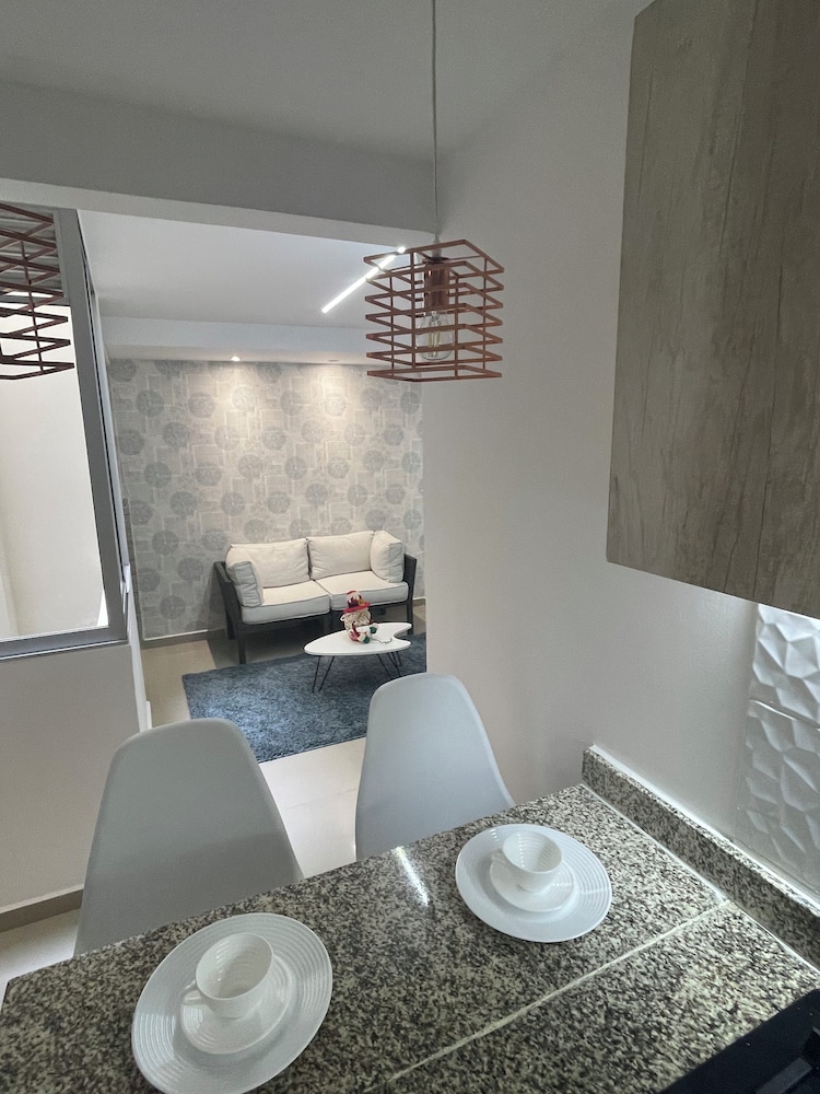 Luxury Liv Limonar