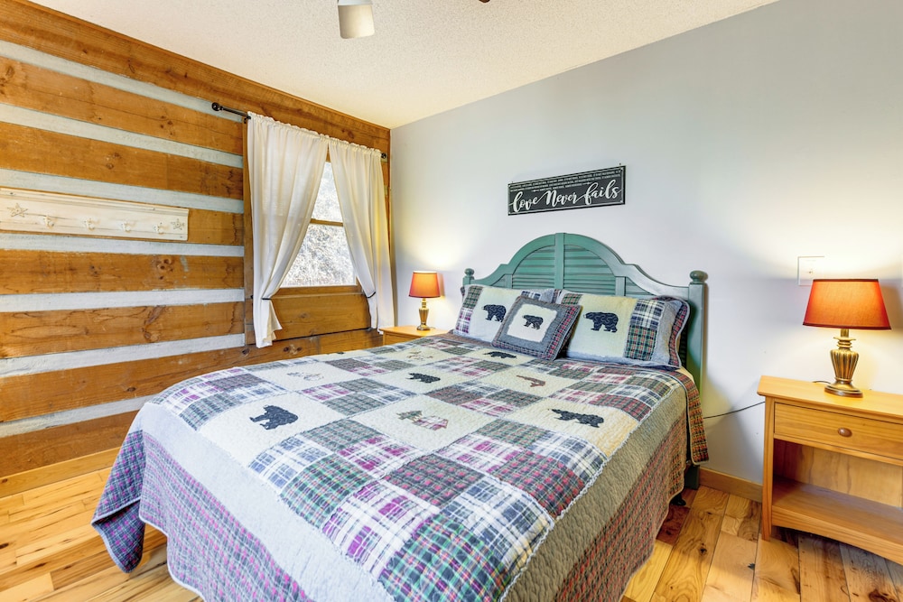 Near Hiking & Rafting: Bryson City Gem w/ Hot Tub!