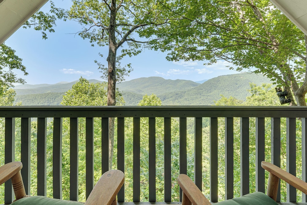 Decks + Lake Access: Scenic North Carolina Retreat