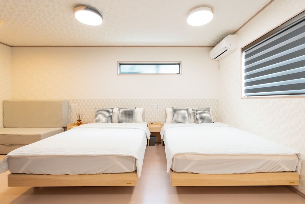 Air Station Front Stay