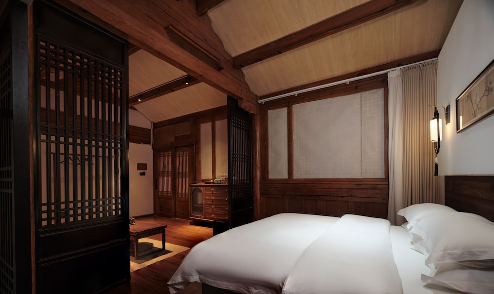 Shaxi Ancient Town Chang Le Li Chinese Courtyard Hotel