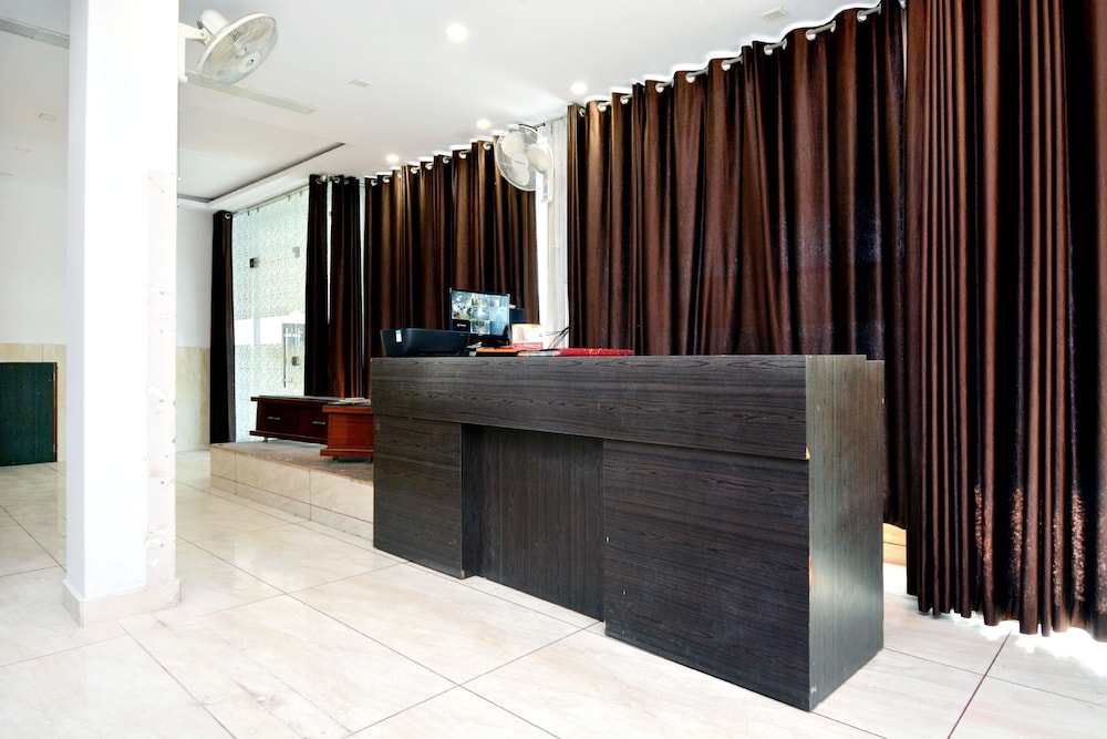 Lobby & Reception