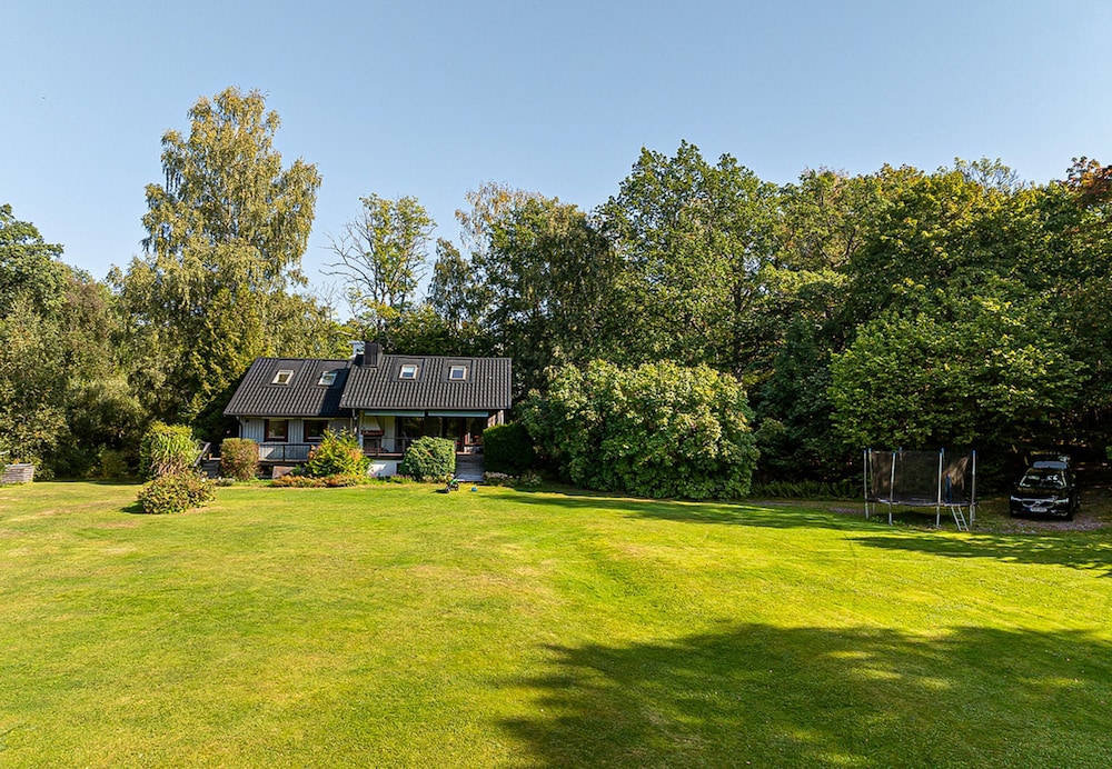 Dream Location With Lake View Near Brohof-golf