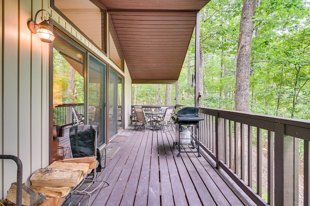 Charming Hedgesville Retreat w/ Deck + Fireplace! view 4