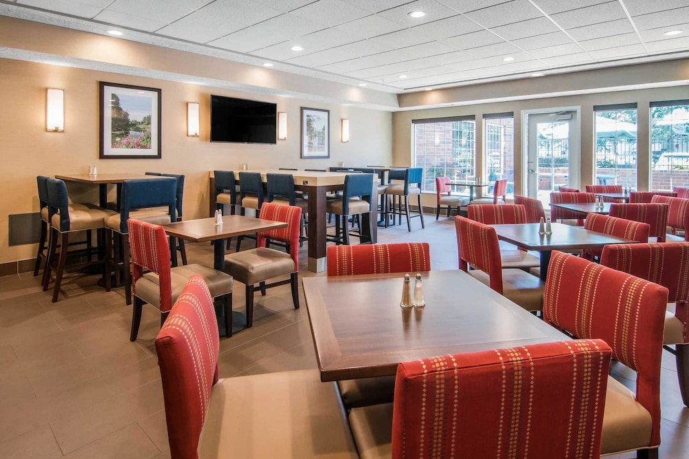 Albany Vacations - Comfort Suites Linn County - Property Image 40