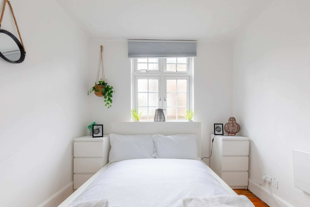 Hidden 1BD Flat Near Regents Park, Warwick Avenue