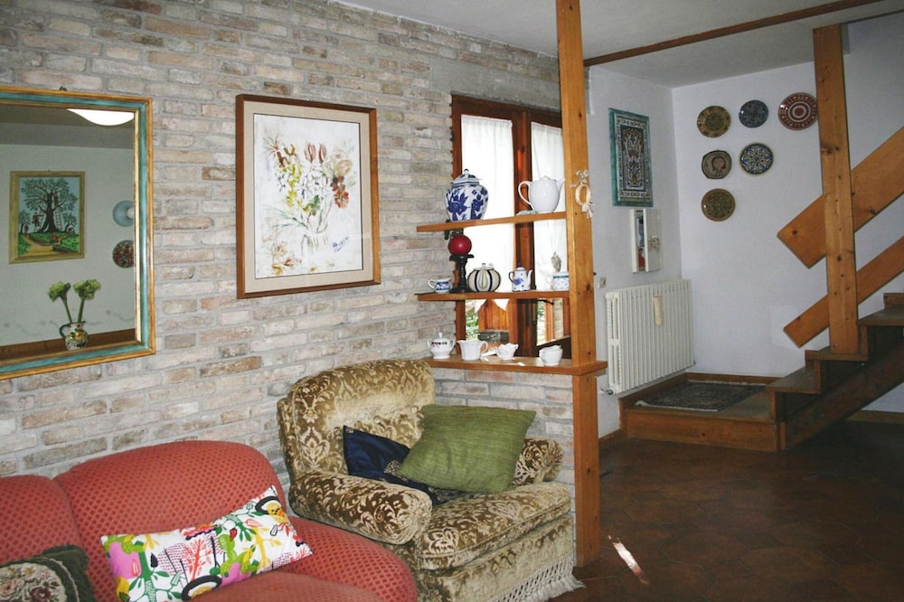 Farmhouse in Fano With Pool & Adriatic Views