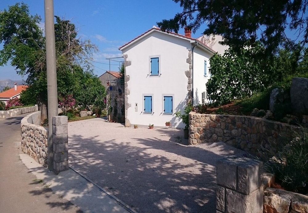 Insula Insule - Rustic & Peaceful - SA2 view 5