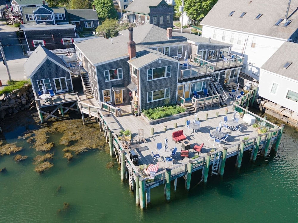 Inn on the Harbor