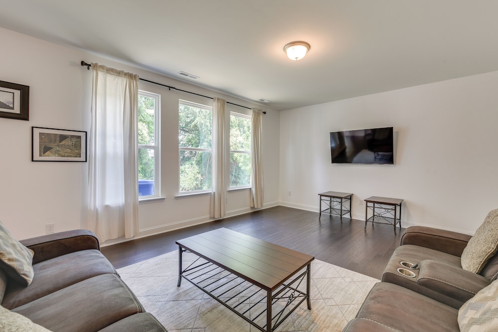 2 Mi to Historic Dtwn Belmont: Family Gem w/ Patio