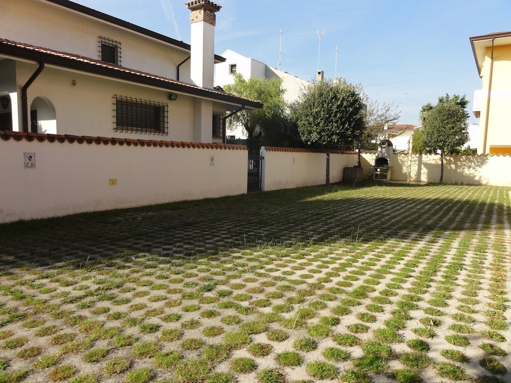 Villa Tripoli photo 2