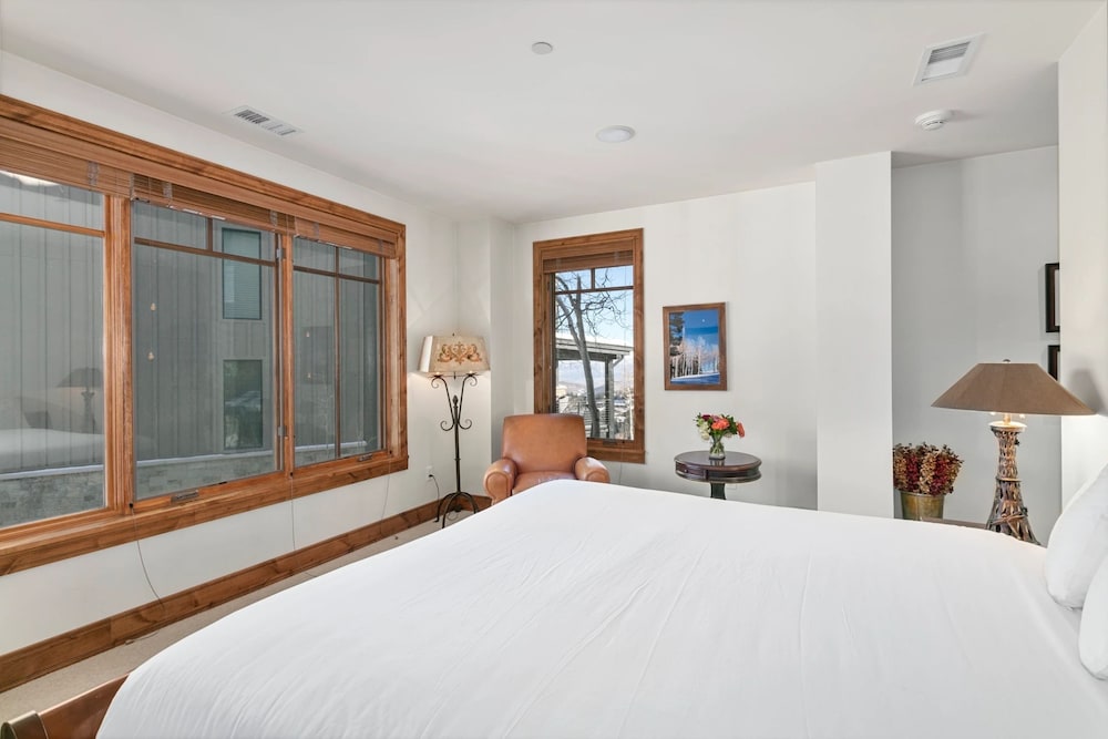 Shooting Star Lodge at Deer Valley Resort - Three Bedroom Residence #205 3 Condo