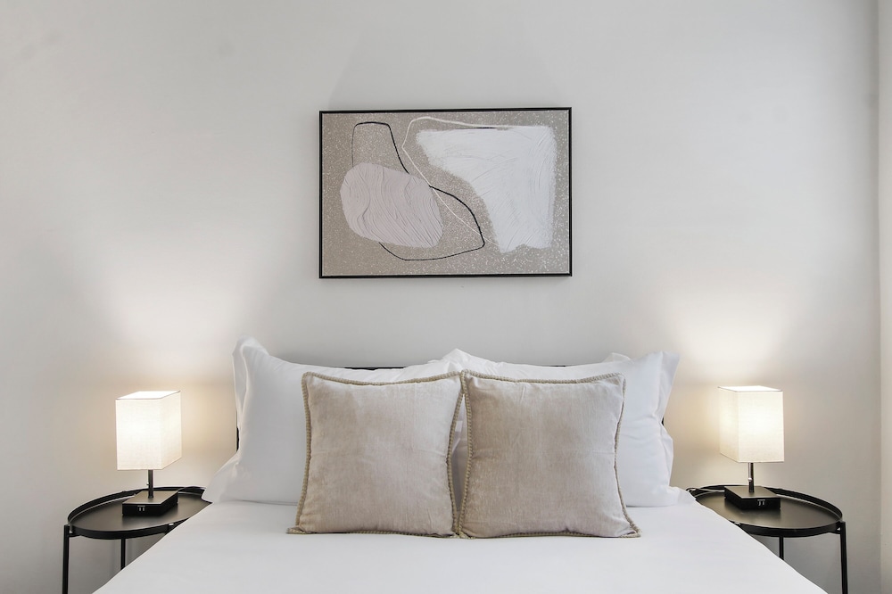 Chic 1BR - Harper rep