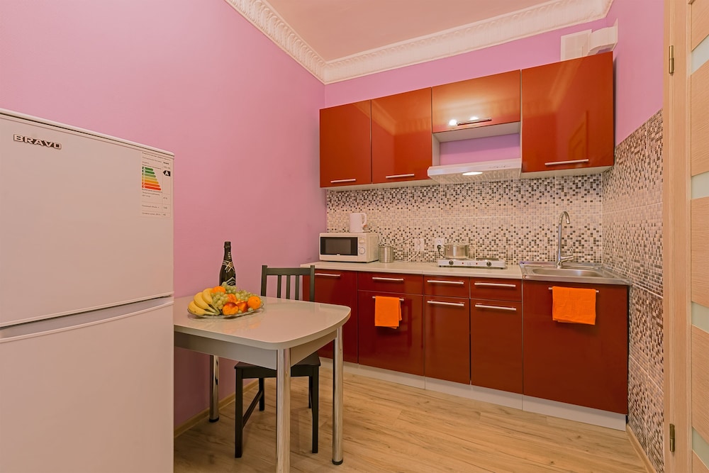 Apart-hotel on Marata 28