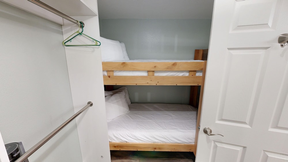 Shoreline Towers 3025 2 Bedroom Condo