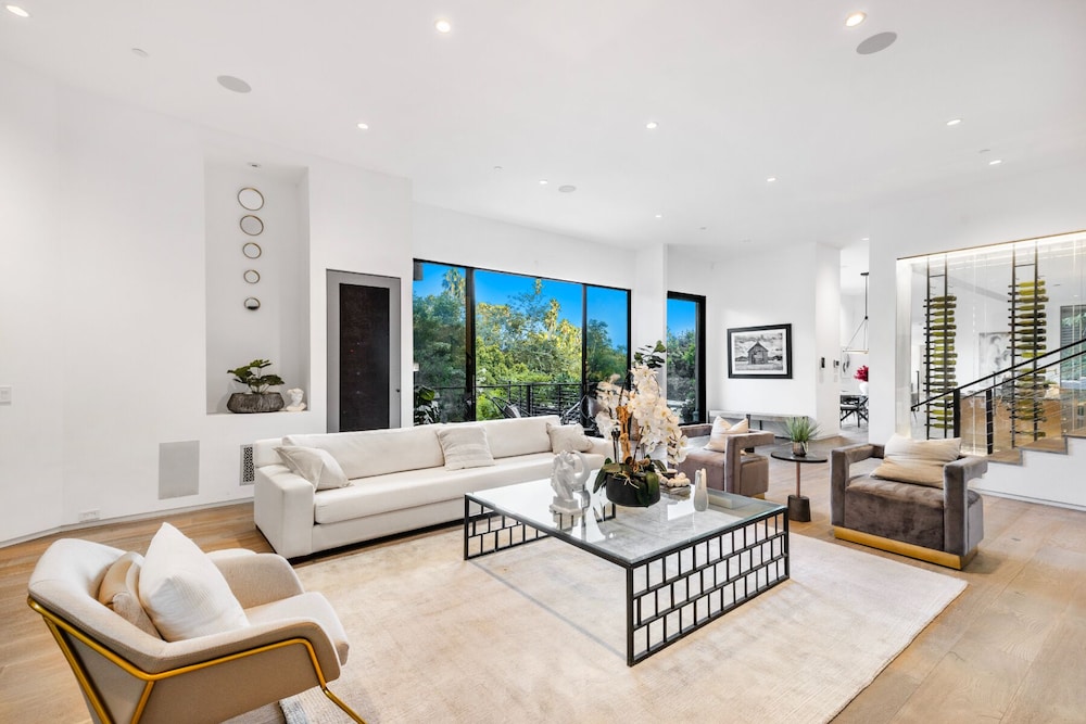 Beverly Glen Hillside Haven