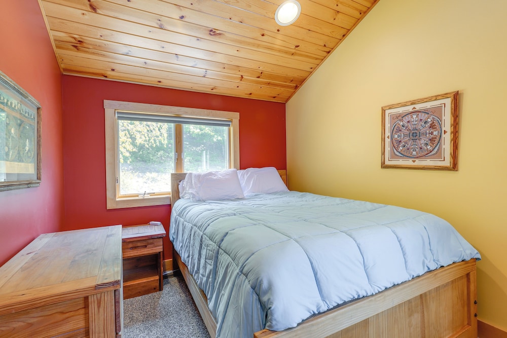 Mears Vacation Rental - Walk to Lake Michigan!