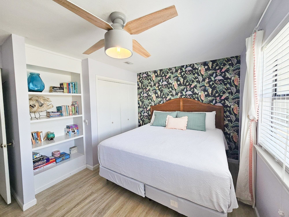 Charming 3br/2ba Boho Beach Cottage in Gulf Shores