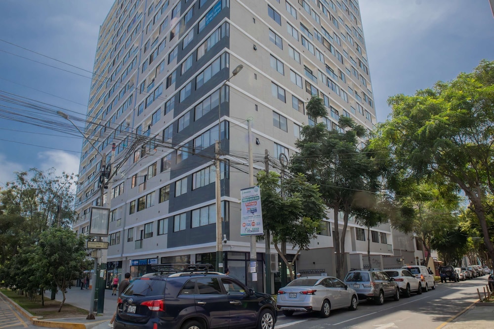w Magnificent 2BR in Centric Barranco