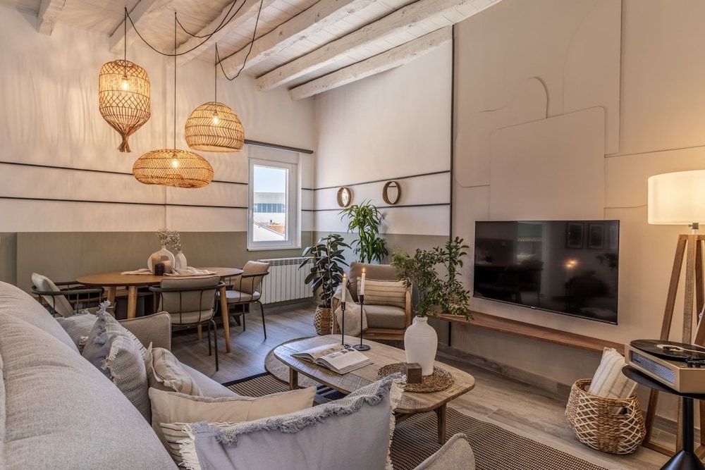 Melito - 2 Bedrooms and Office in Justicia