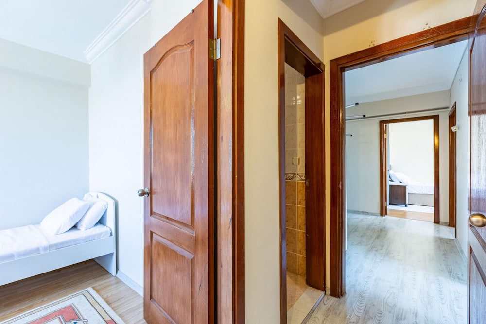 Flat With Shared Pool Near Sabiha Gokcen Airport