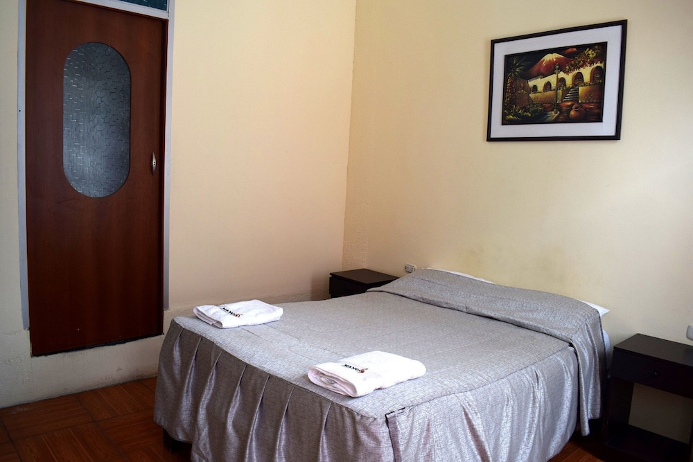 Mango Hostel Bed & Breakfast