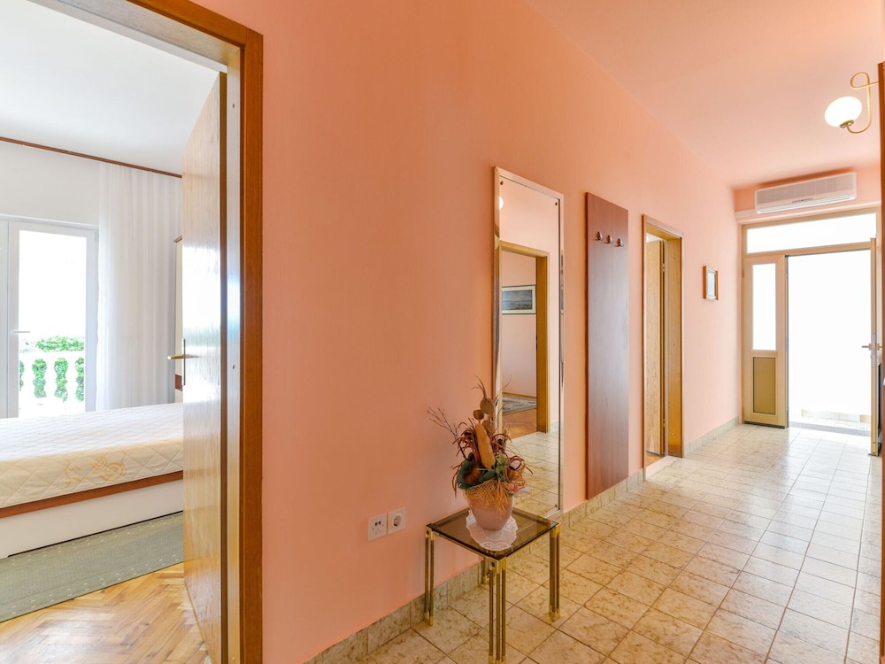 Apartment on Vir Island Near Sandy Beaches