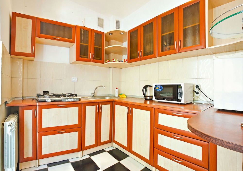 Lessor Apartments