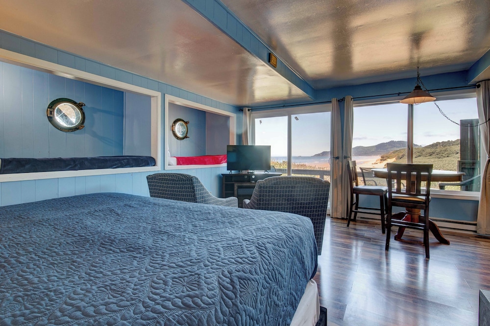 Moolack Shores Inn