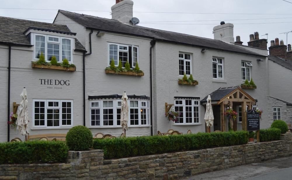Knutsford Vacations - The Dog at Peover - Property Image 1