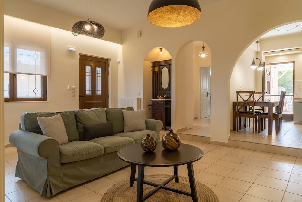 Villa Dimitra With Swimming Pool