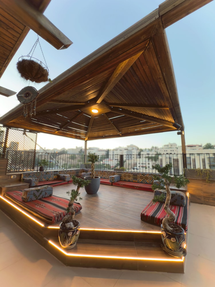 Charming Amman Apartment With Central AC and Parking