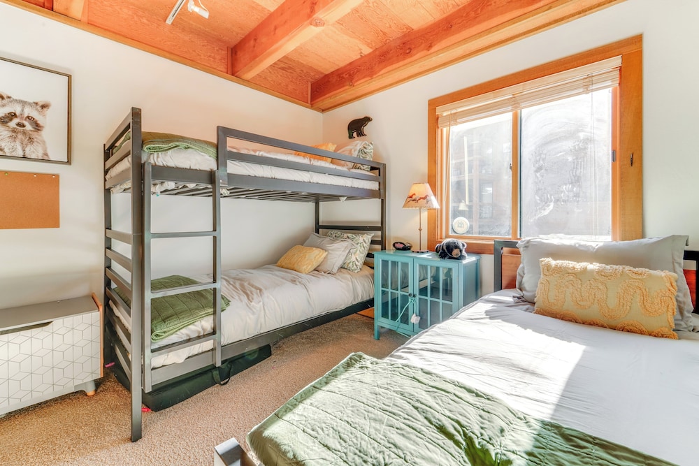8 Mi to Lake Tahoe: Spacious Northstar Condo!