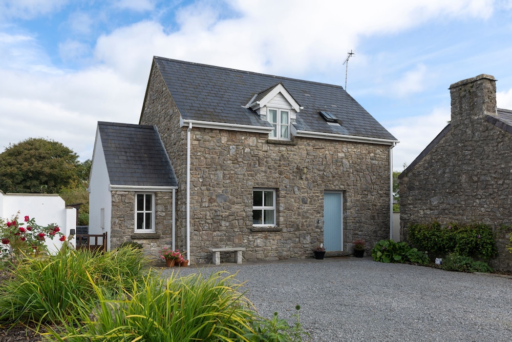 Two Hoots - Peaceful Cottage Rural Views