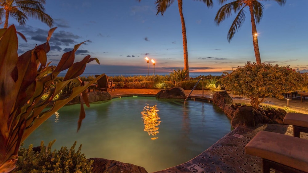 Peaceful Hawaiian Condo w Upscale Amenities - Near Dolphin Quest - Pool!- Vrkcv