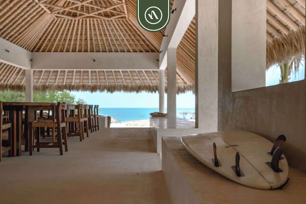 Stunning Two-bedroom Ocean View House - Mazul