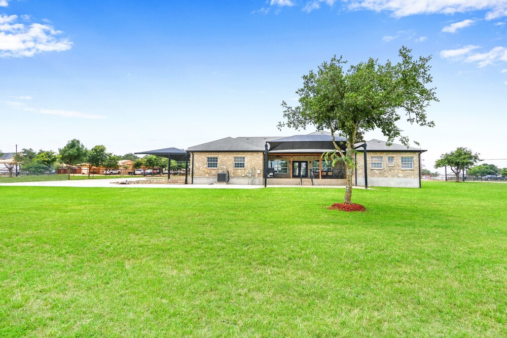 6A Ranch Luxury Meets Country!