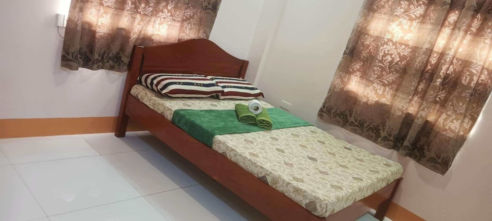 Room-aremen Transient, the no Hassle and