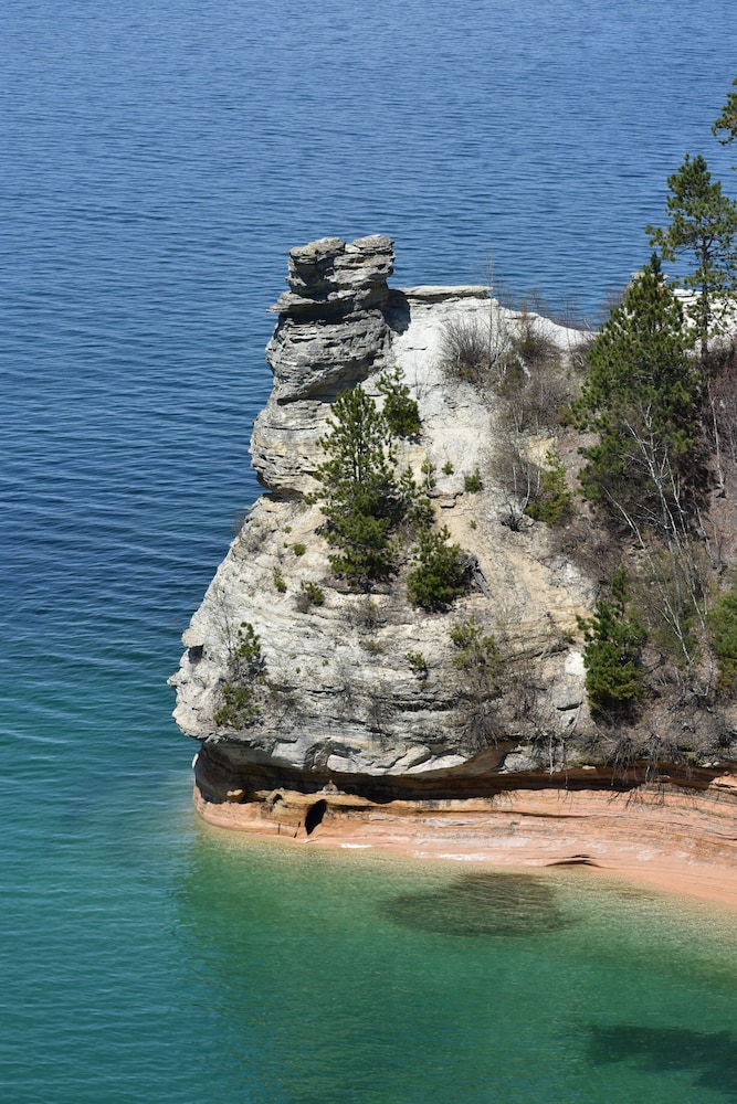 White Pine Lodge