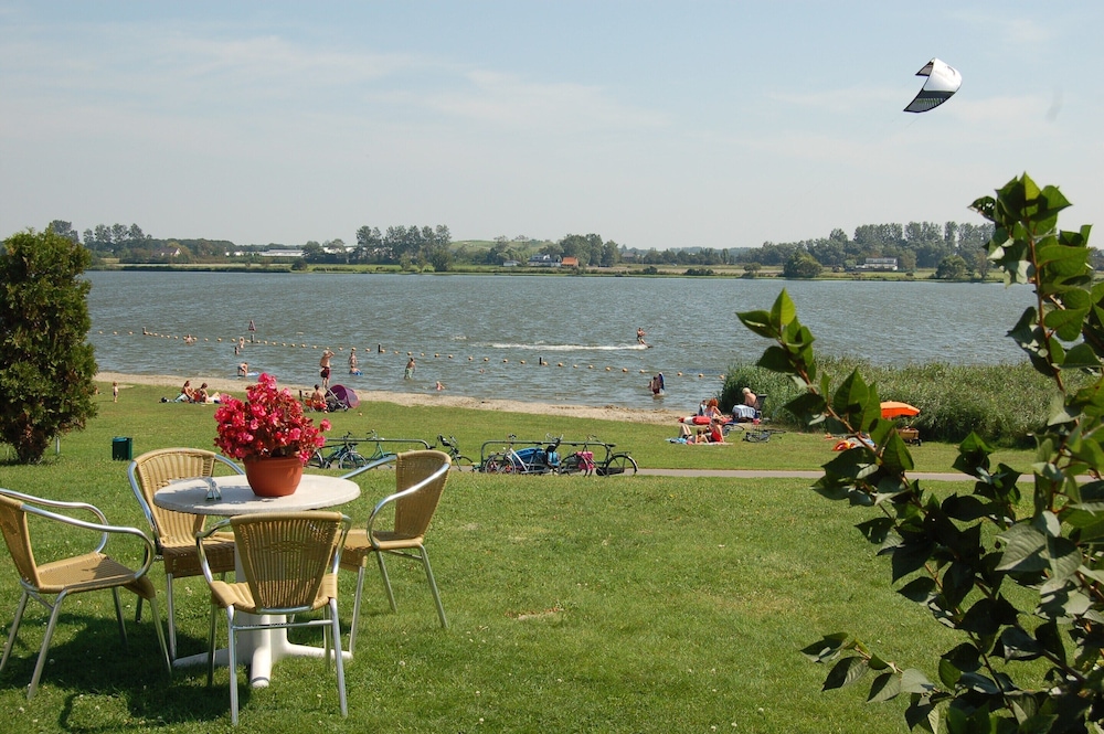 Lovely Home in Noordwijkerhout near Sea Beach
