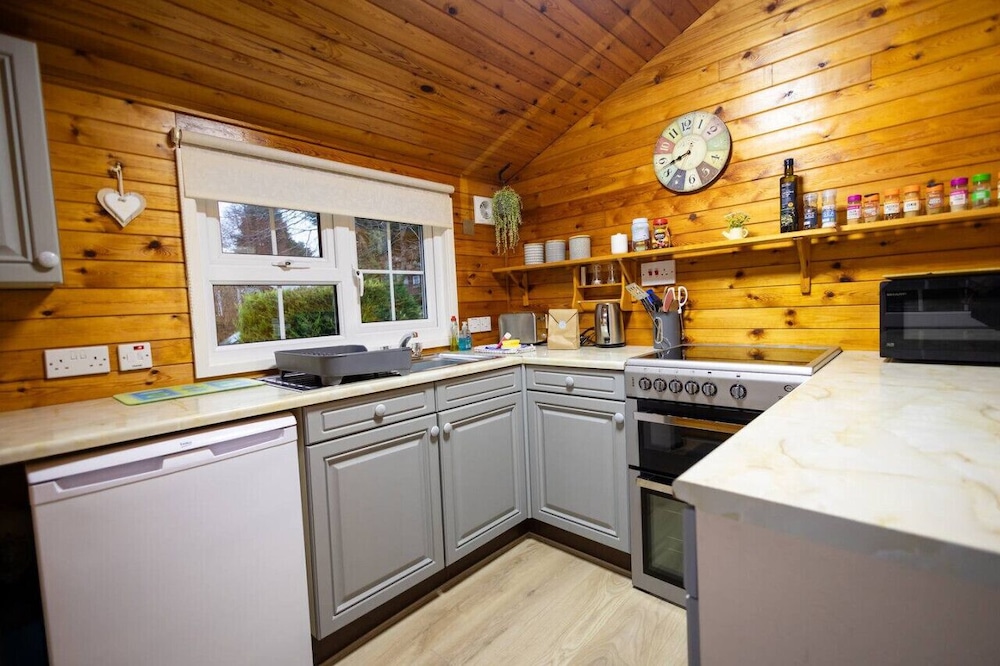 Cozy Log Cabin 346 - Rural Mid Wales