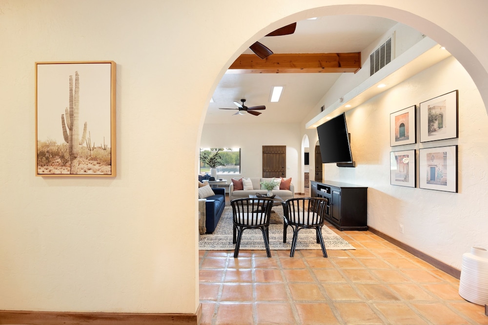 Starlight Estate by Avantstay 20 People Architectual Mansion w Pool Tennis Court Game Room