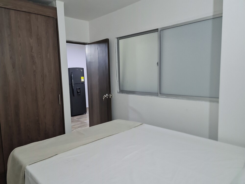 RG33 ApartaSuites