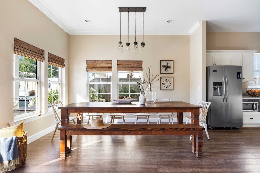 Sleeps 18! Private Pool, Hot Tub, Near Beach Miramar Dream House by Avantstay
